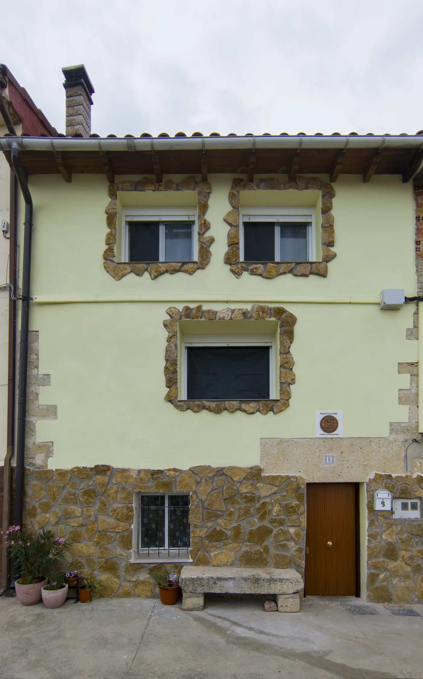 Fachada Casa Rural El Refugio de Iñaki en Mijangos, Las Merindades, Burgos