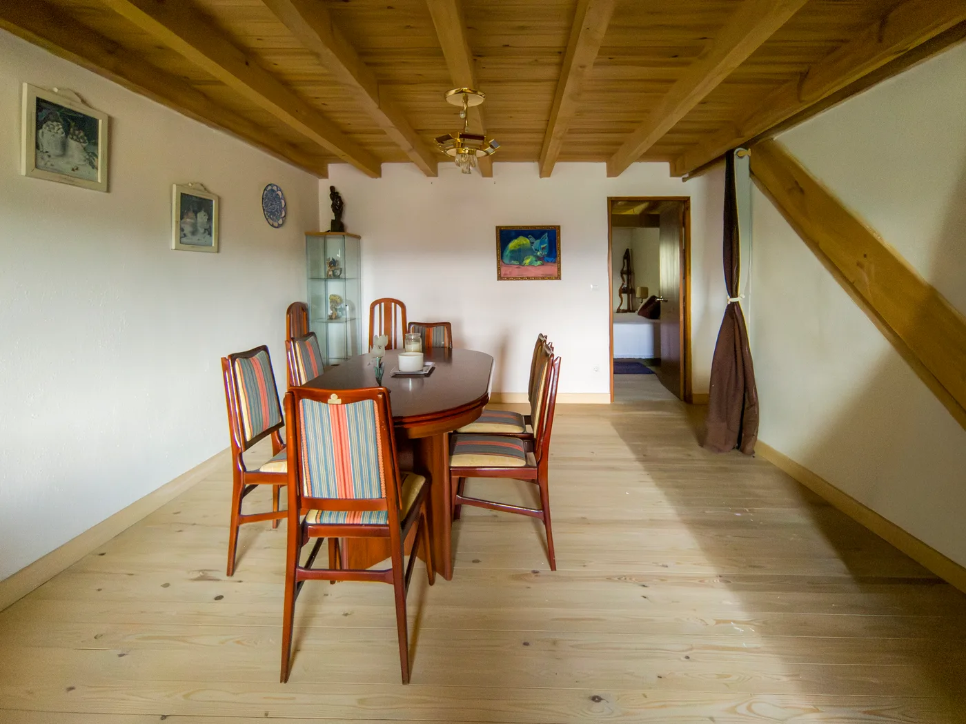 Salón con dos espacios diferenciados — zona 2, Casa Rural El Refugio de Iñaki